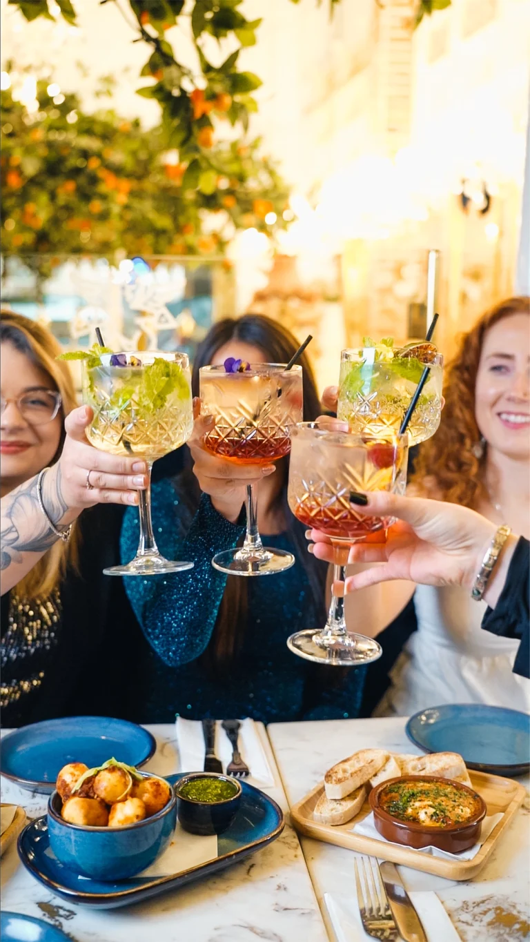 Italian Food Belfast - drinks & friends